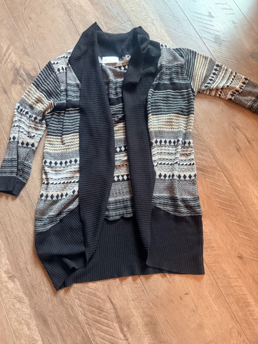 Allison Brittney Black & Gray Patterned Open-Front Cardigan
